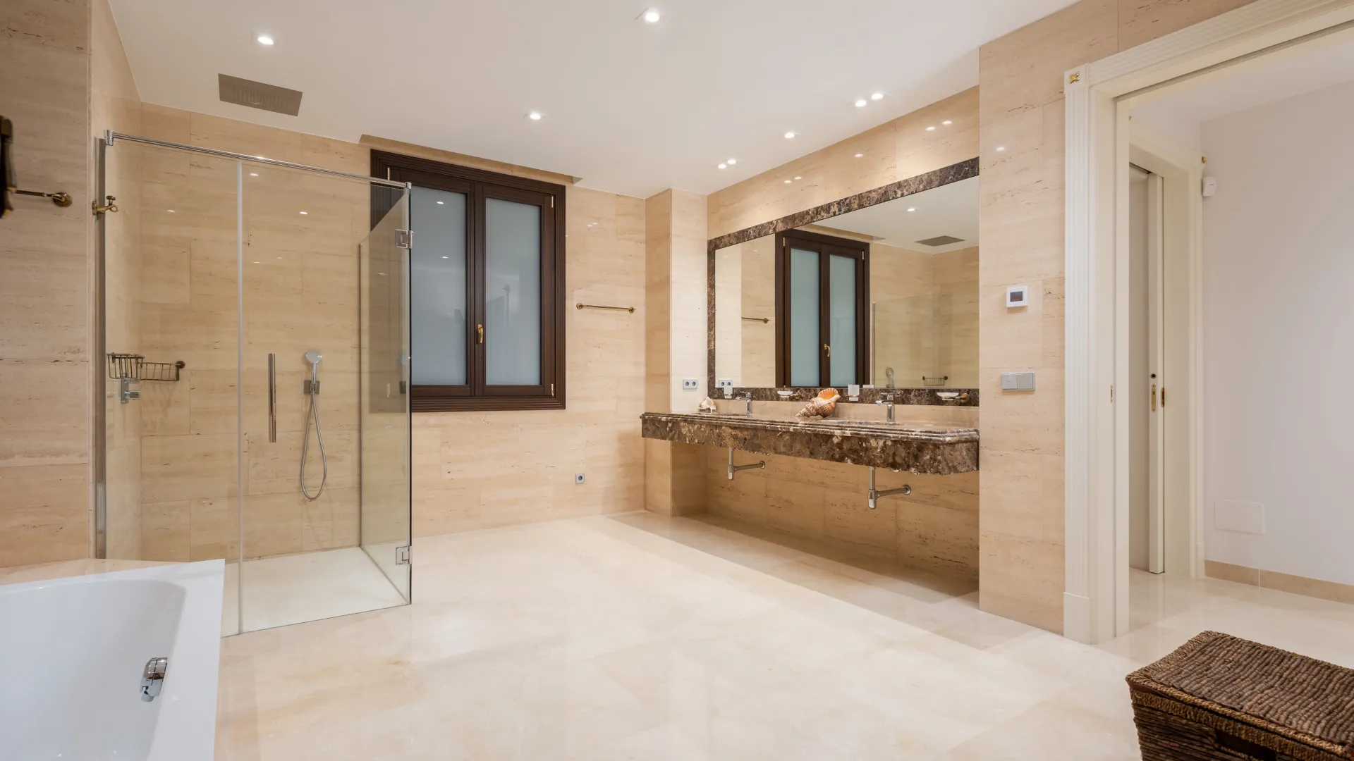 Comprar villa en Casasola de 7 dormitorios