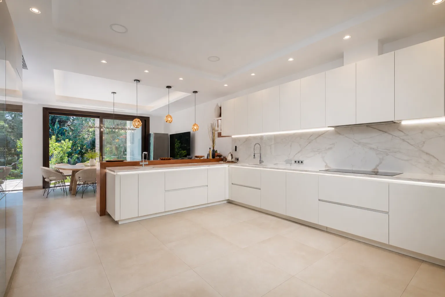Comprar villa en Casasola de 7 dormitorios