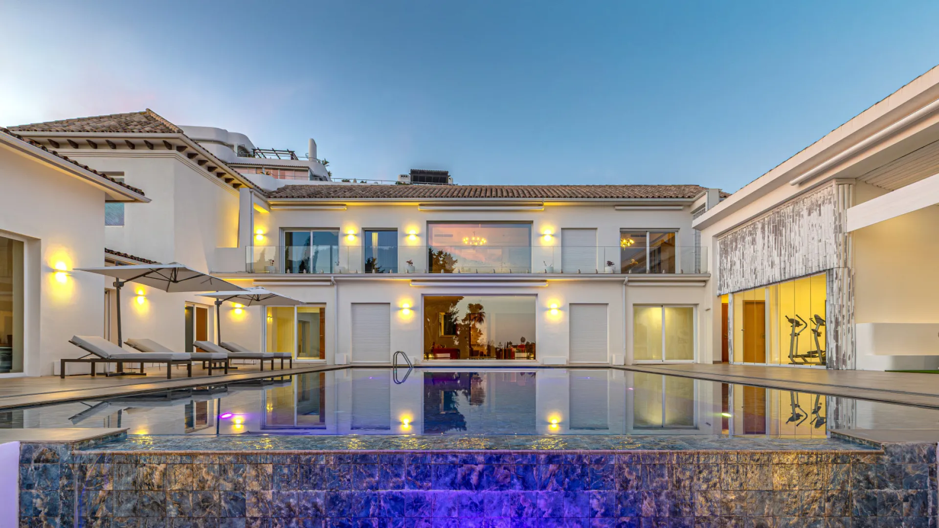 Se vende villa en Guadalmina Alta con 7 dormitorios