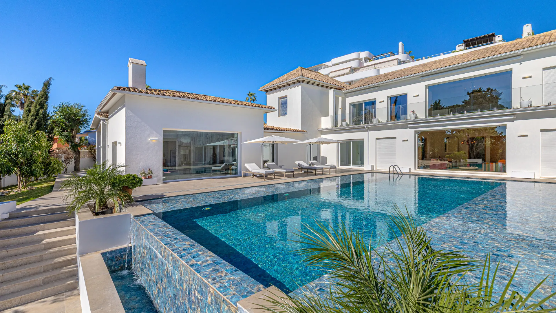 Se vende villa en Guadalmina Alta con 7 dormitorios