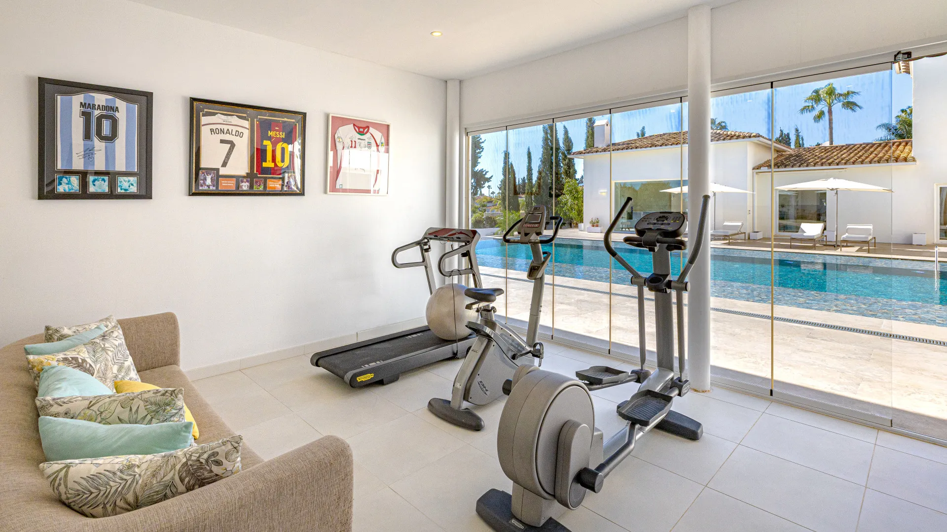 Se vende villa en Guadalmina Alta con 7 dormitorios
