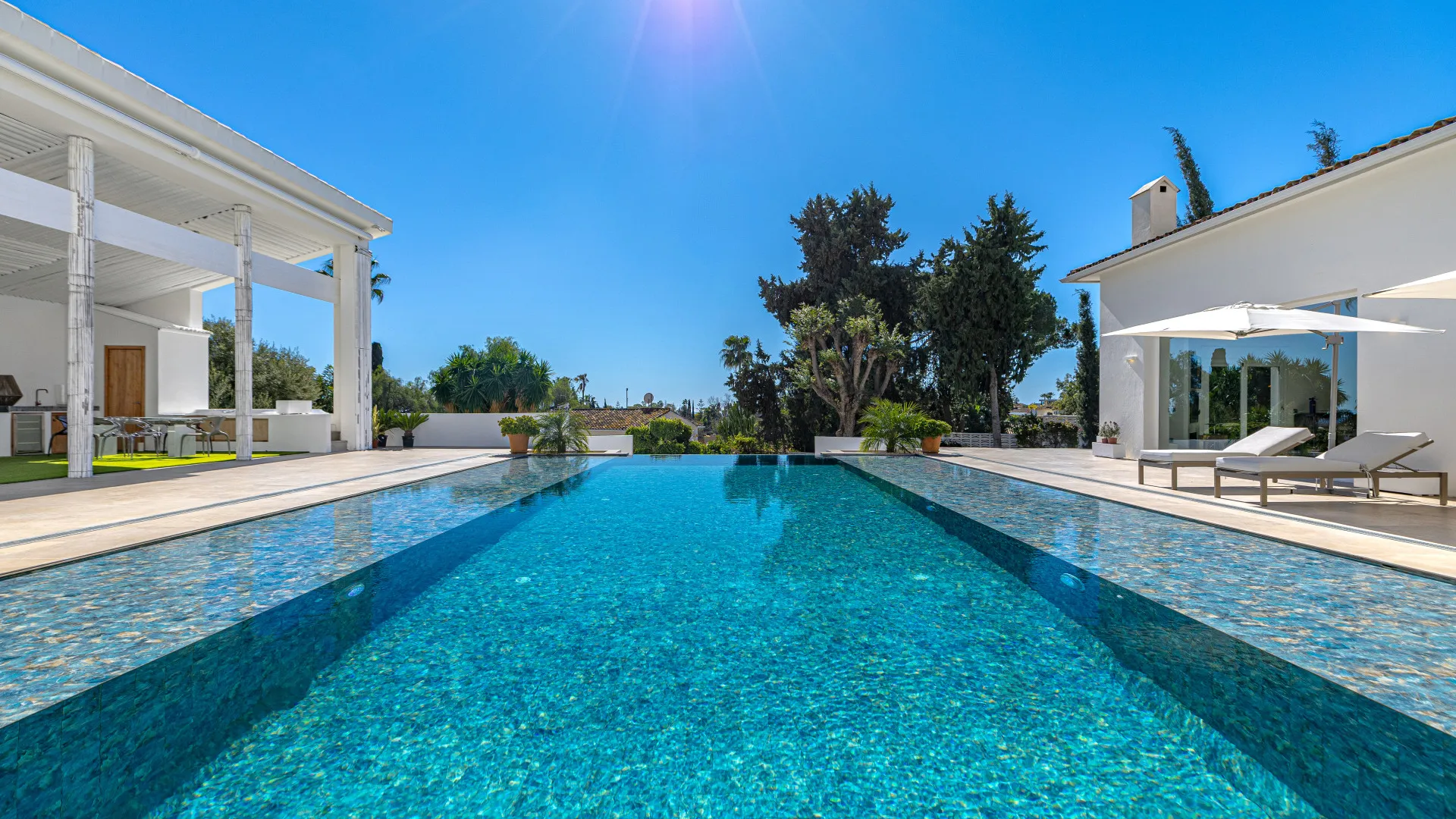 Se vende villa en Guadalmina Alta con 7 dormitorios