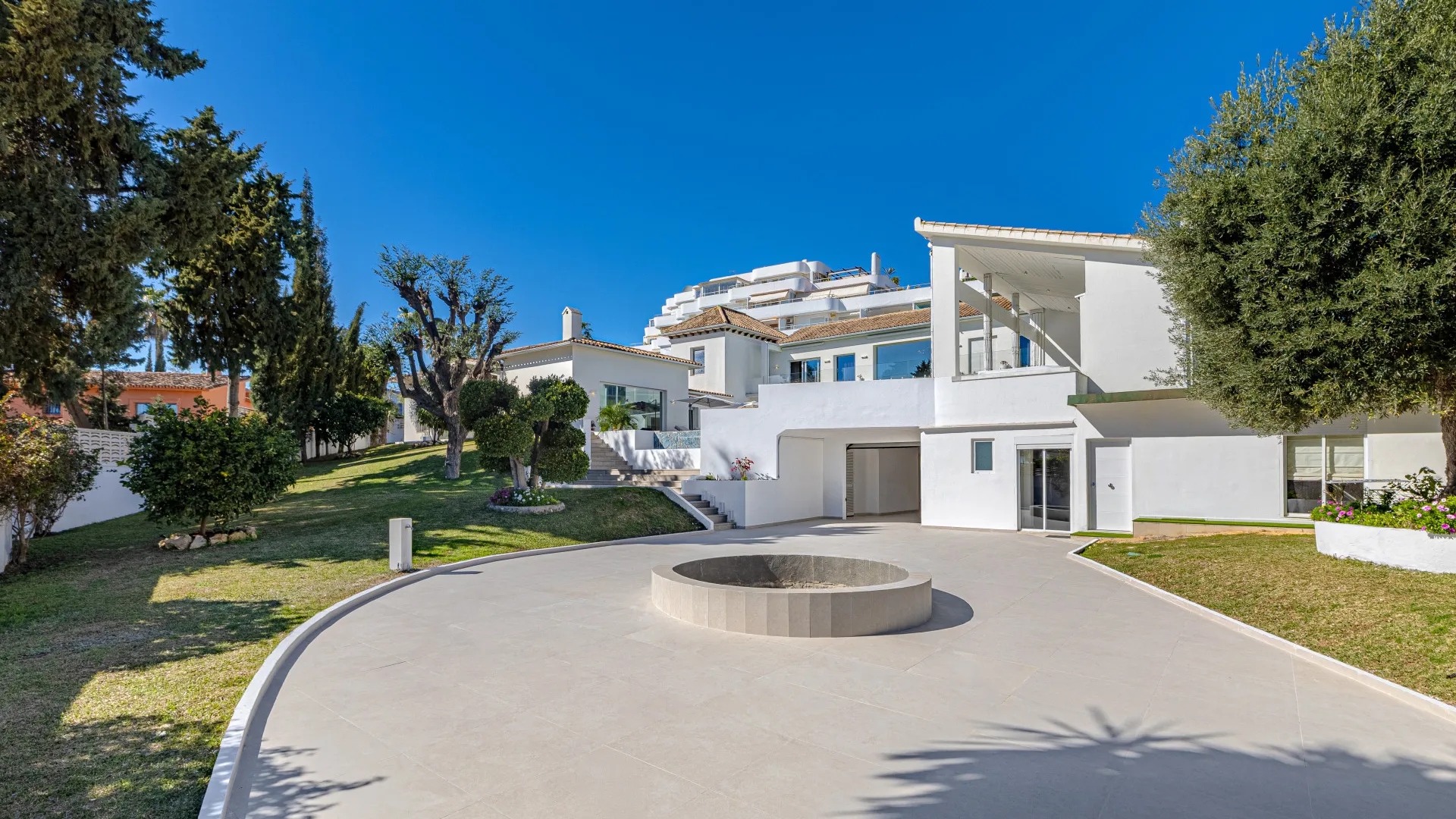 Se vende villa en Guadalmina Alta con 7 dormitorios