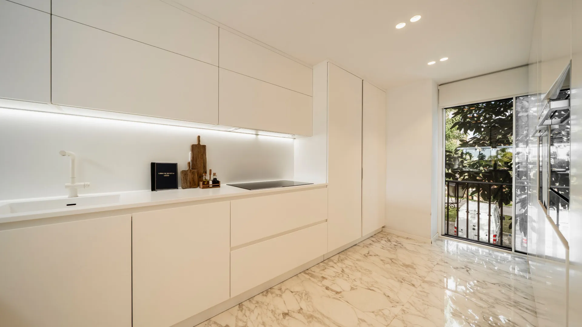 Atico duplex en venta en Benahavis de 3 dormitorios