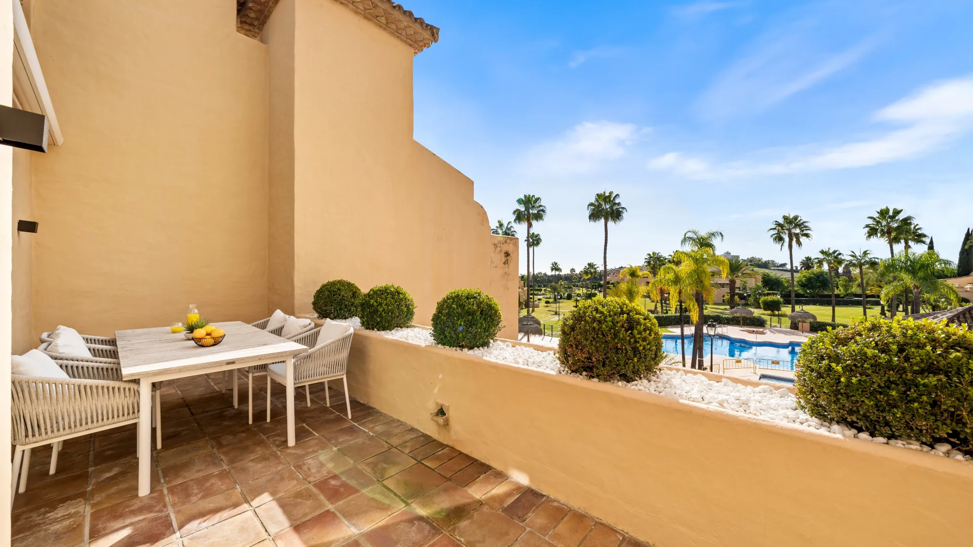 Atico duplex en venta en Benahavis de 3 dormitorios