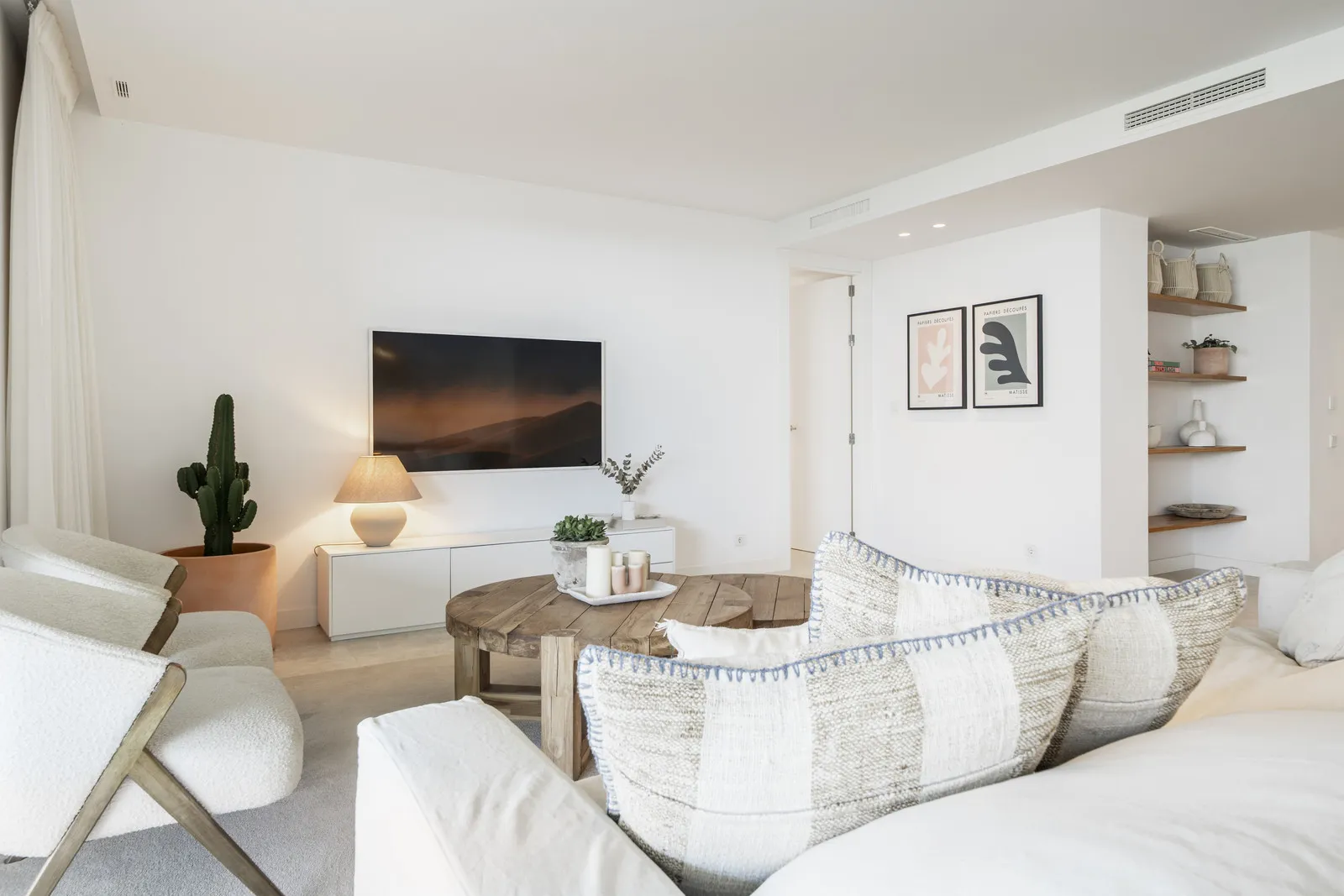 Buy Marbella ground floor apartment with 4 bedrooms