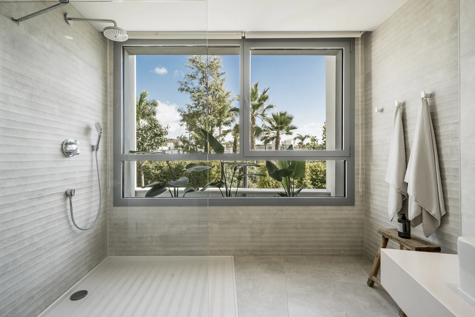 Buy Marbella ground floor apartment with 4 bedrooms