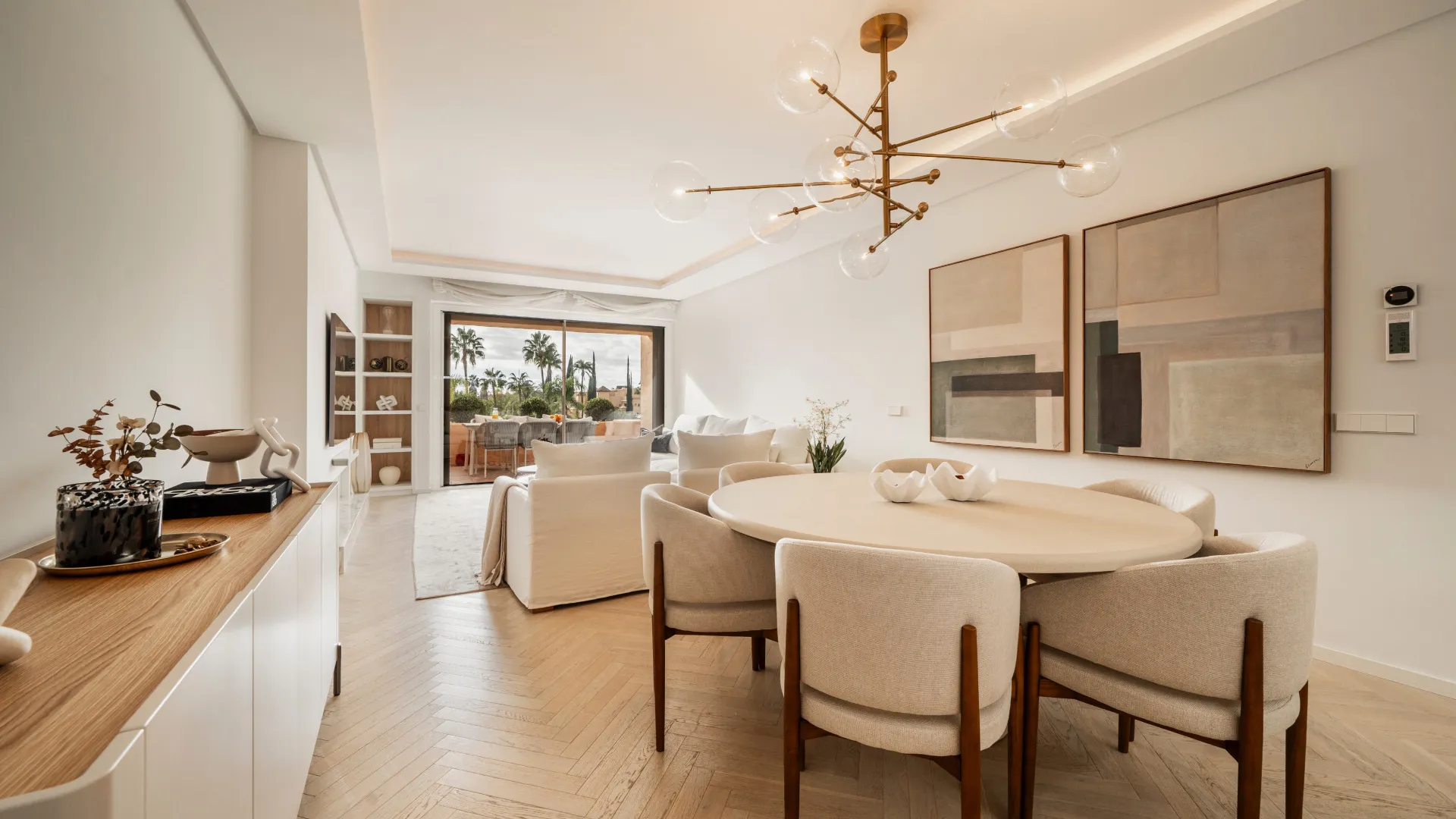 Duplex penthouse with 3 bedrooms for sale in Benahavis