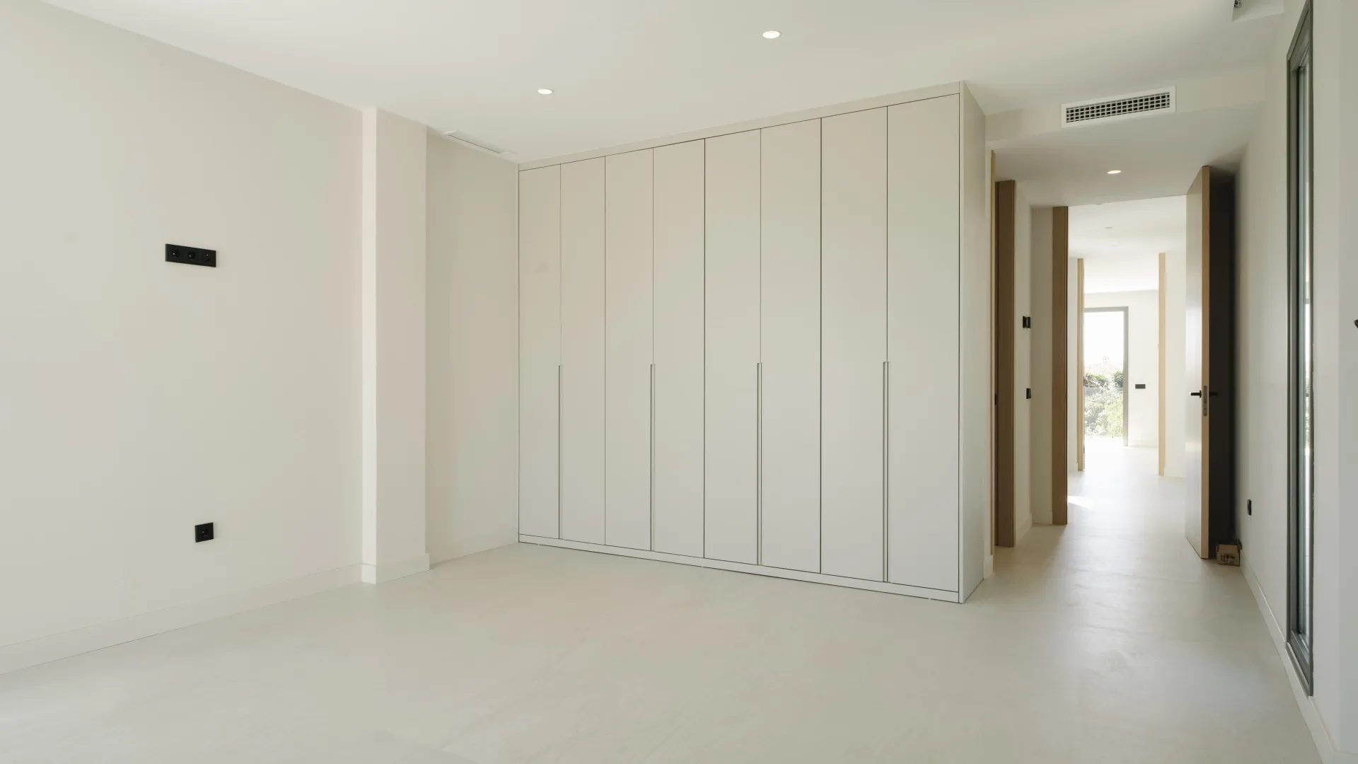 For sale villa in Estepona with 4 bedrooms