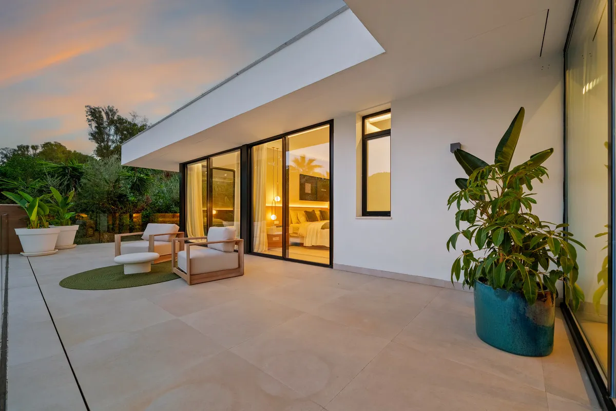 Nueva Andalucia, villa de 5 dormitorios a la venta