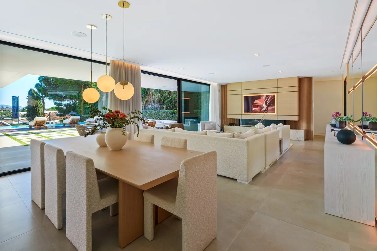 Nueva Andalucia, villa de 5 dormitorios a la venta