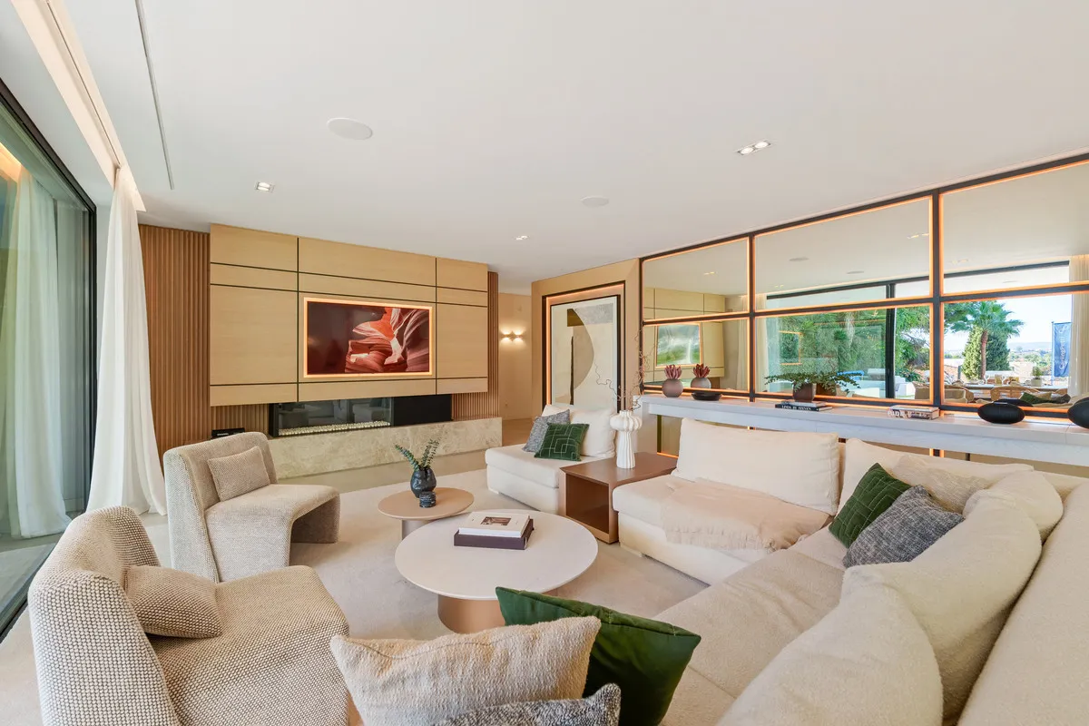 Nueva Andalucia, villa de 5 dormitorios a la venta
