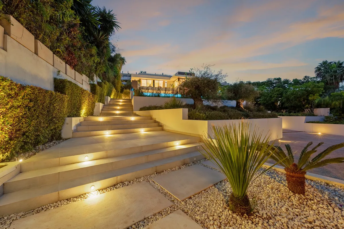 Nueva Andalucia, villa de 5 dormitorios a la venta