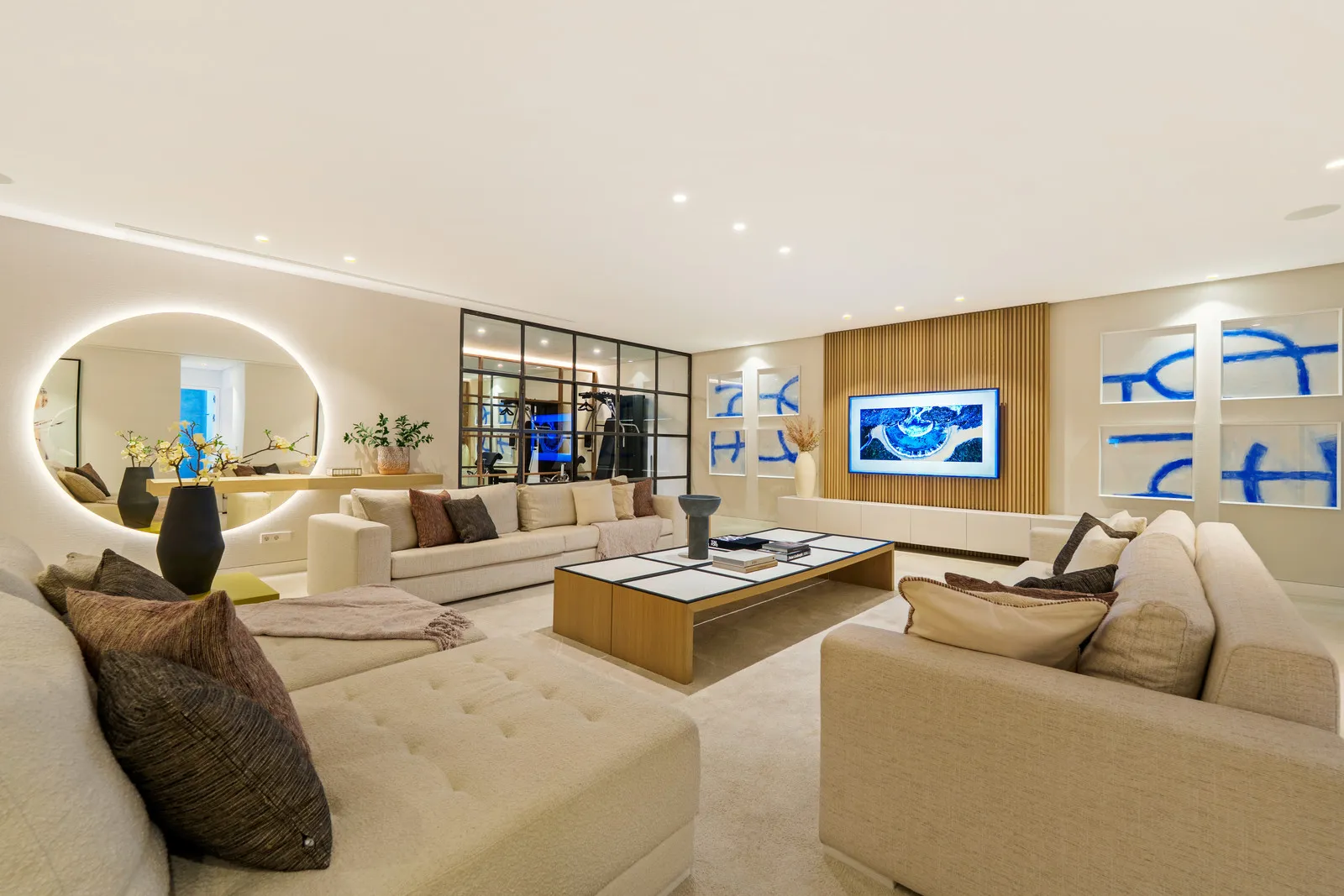 Nueva Andalucia, villa de 5 dormitorios a la venta