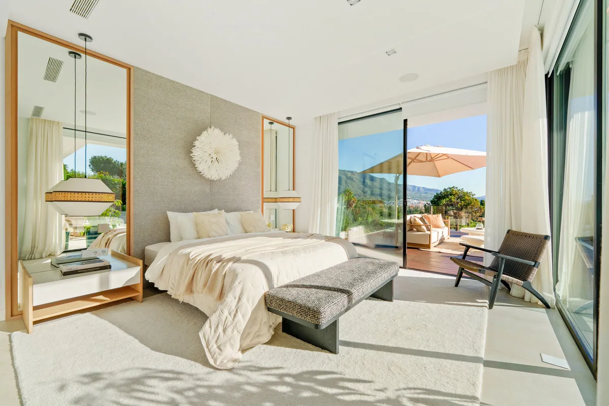 Nueva Andalucia, villa de 5 dormitorios a la venta