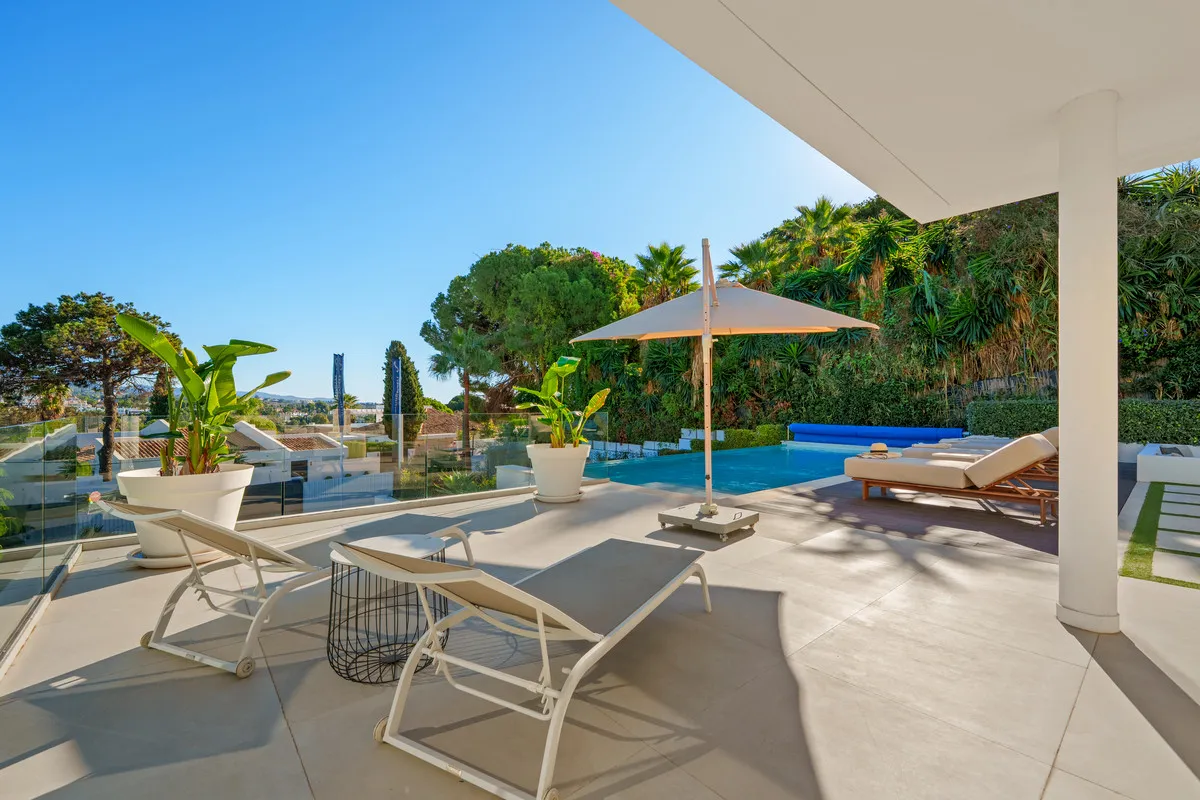 Nueva Andalucia, villa de 5 dormitorios a la venta