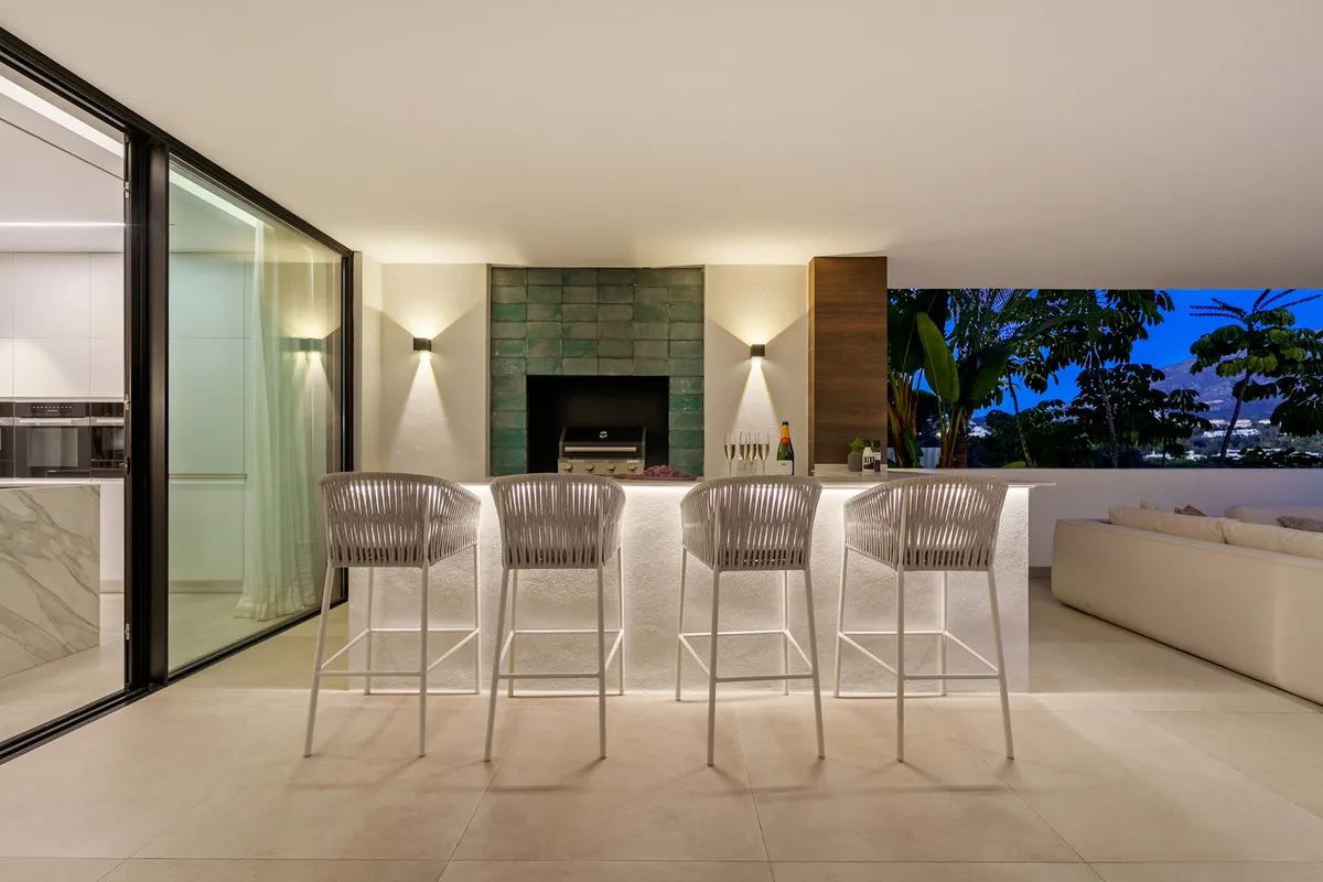 Nueva Andalucia, villa de 5 dormitorios a la venta