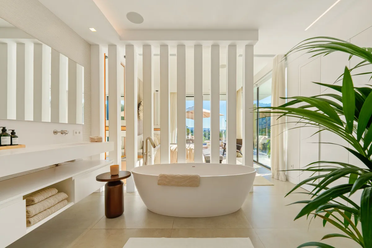 Nueva Andalucia, villa de 5 dormitorios a la venta
