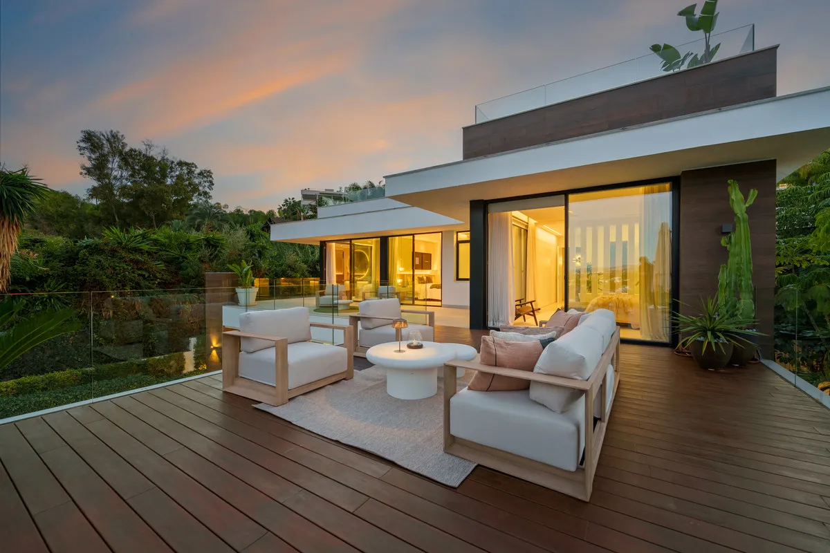Nueva Andalucia, villa de 5 dormitorios a la venta