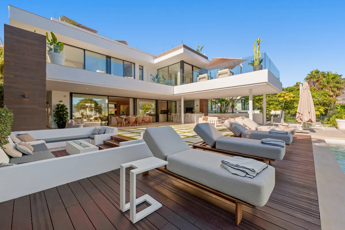 Nueva Andalucia, villa de 5 dormitorios a la venta