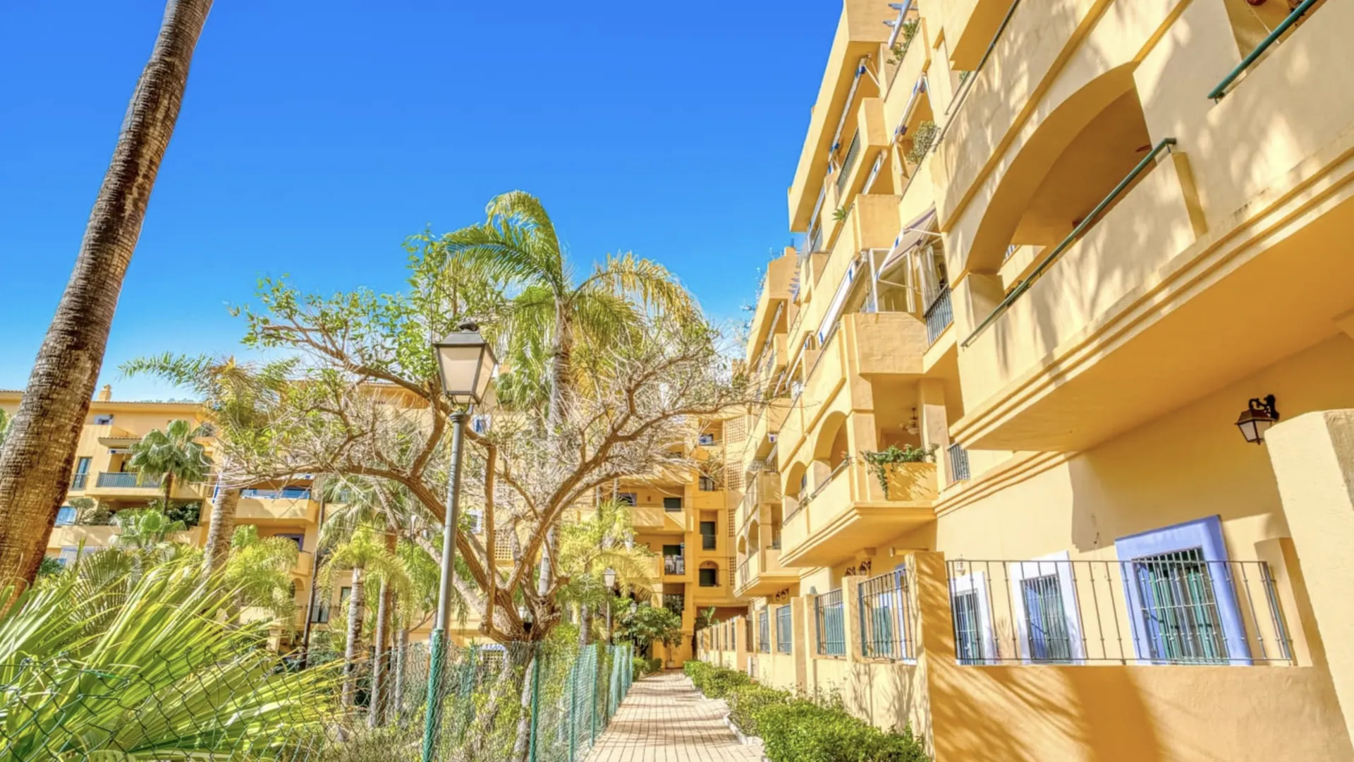 4 bedrooms apartment in San Pedro de Alcantara for sale