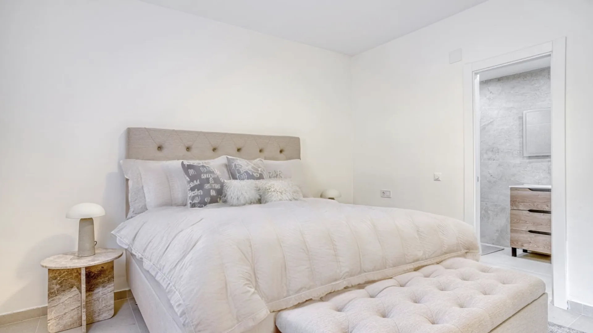 4 bedrooms apartment in San Pedro de Alcantara for sale