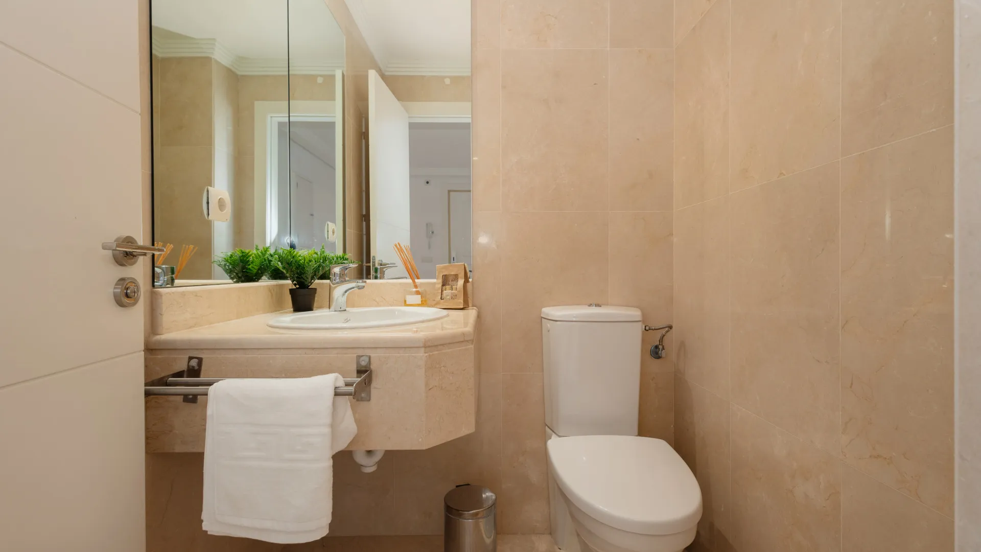 Buy penthouse in Vista Real