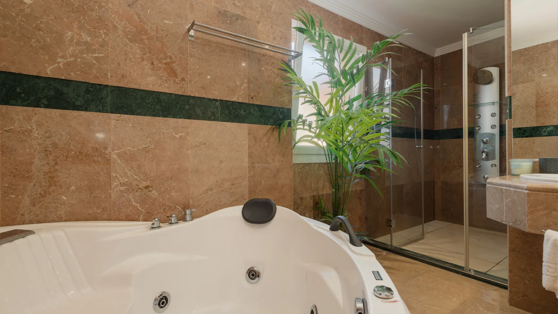 Buy penthouse in Vista Real