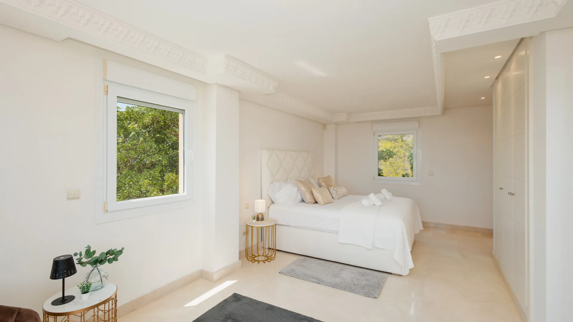 Buy penthouse in Vista Real