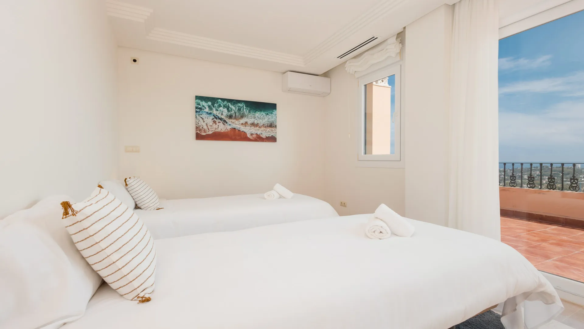 Buy penthouse in Vista Real