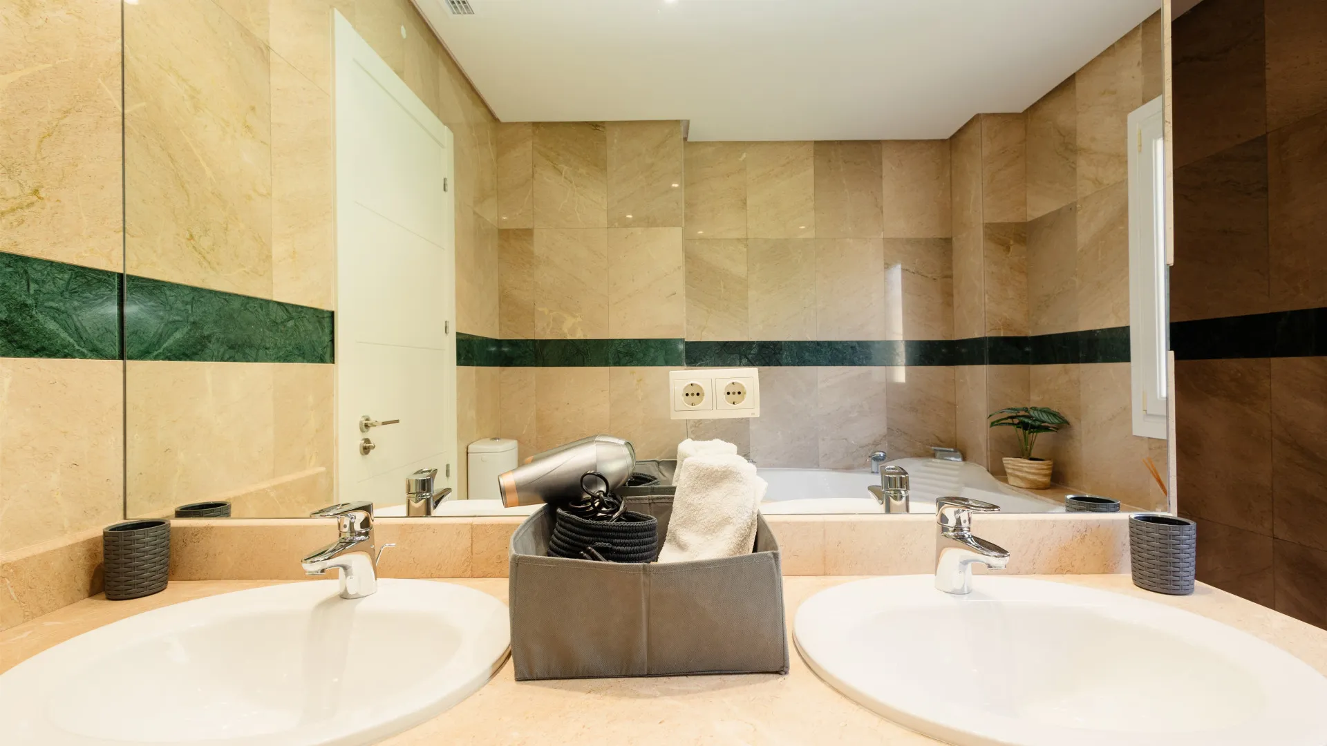 3 bedrooms penthouse for sale in Vista Real