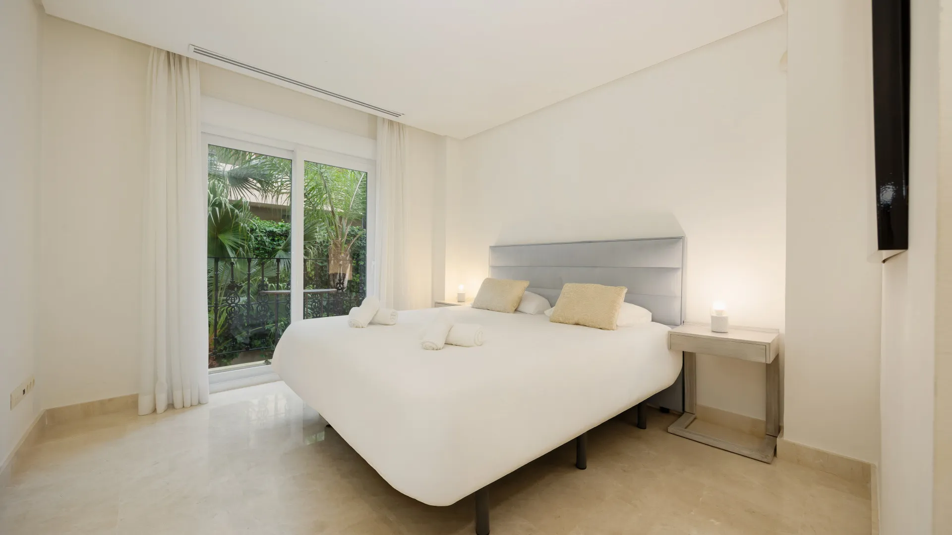 3 bedrooms penthouse for sale in Vista Real
