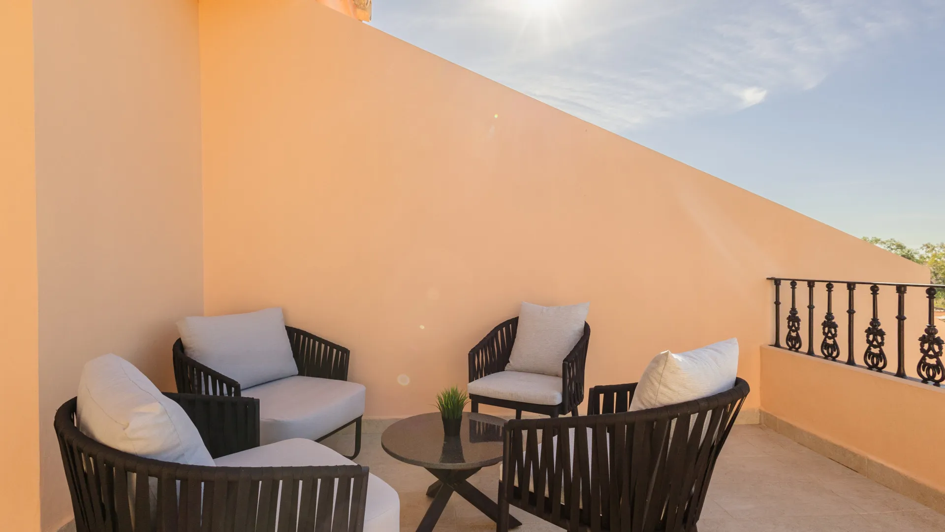 3 bedrooms penthouse for sale in Vista Real