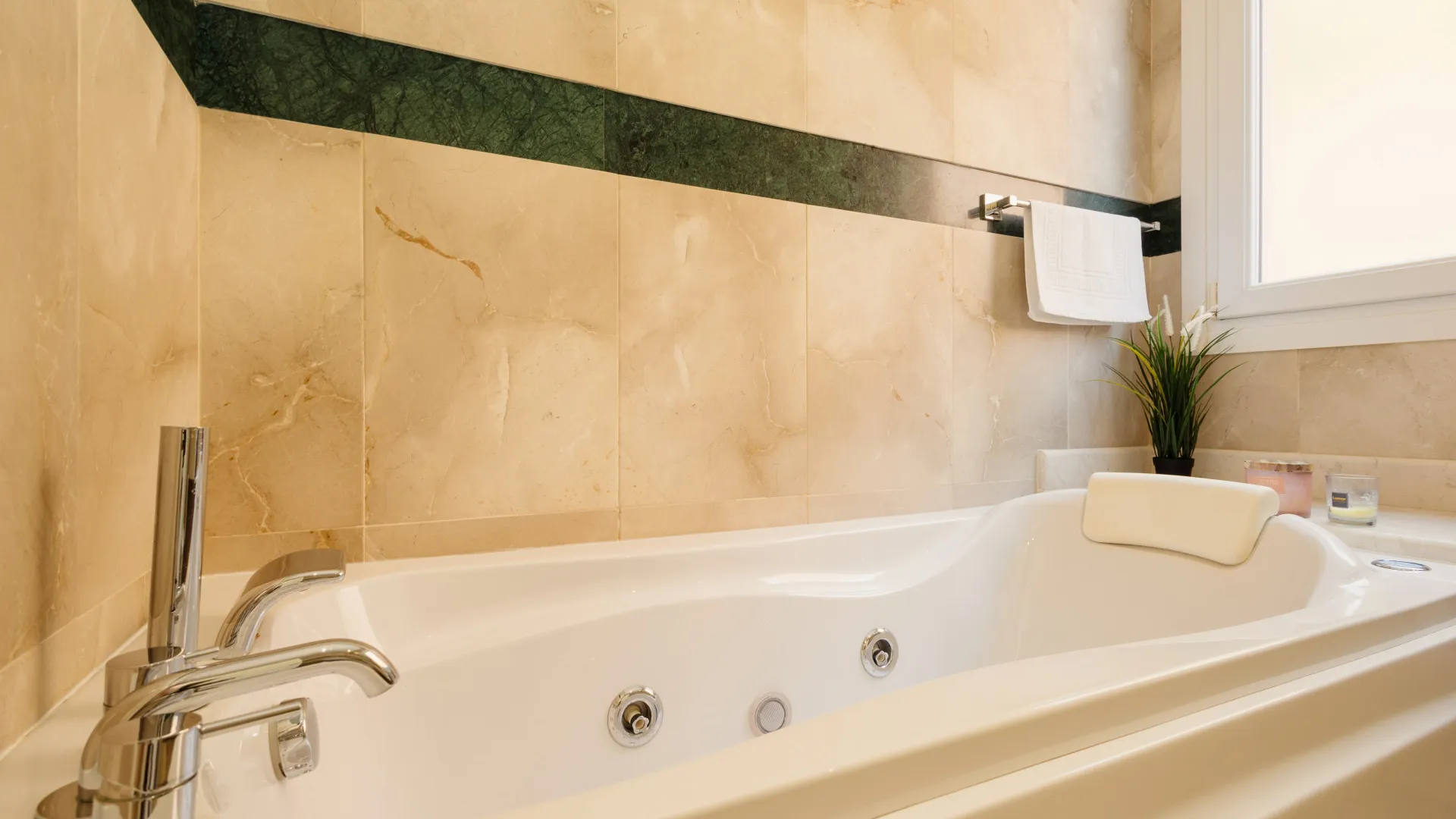 3 bedrooms penthouse for sale in Vista Real