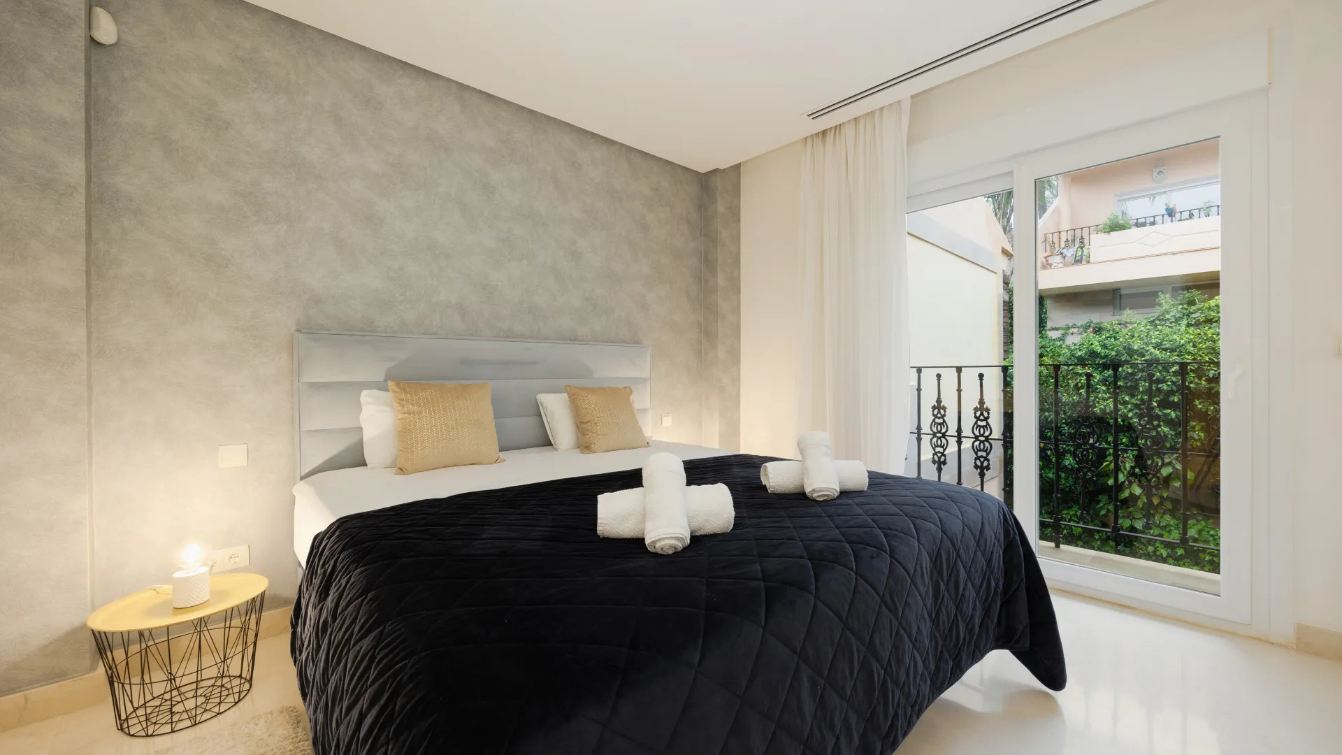 Comprar atico duplex en Vista Real de 3 dormitorios