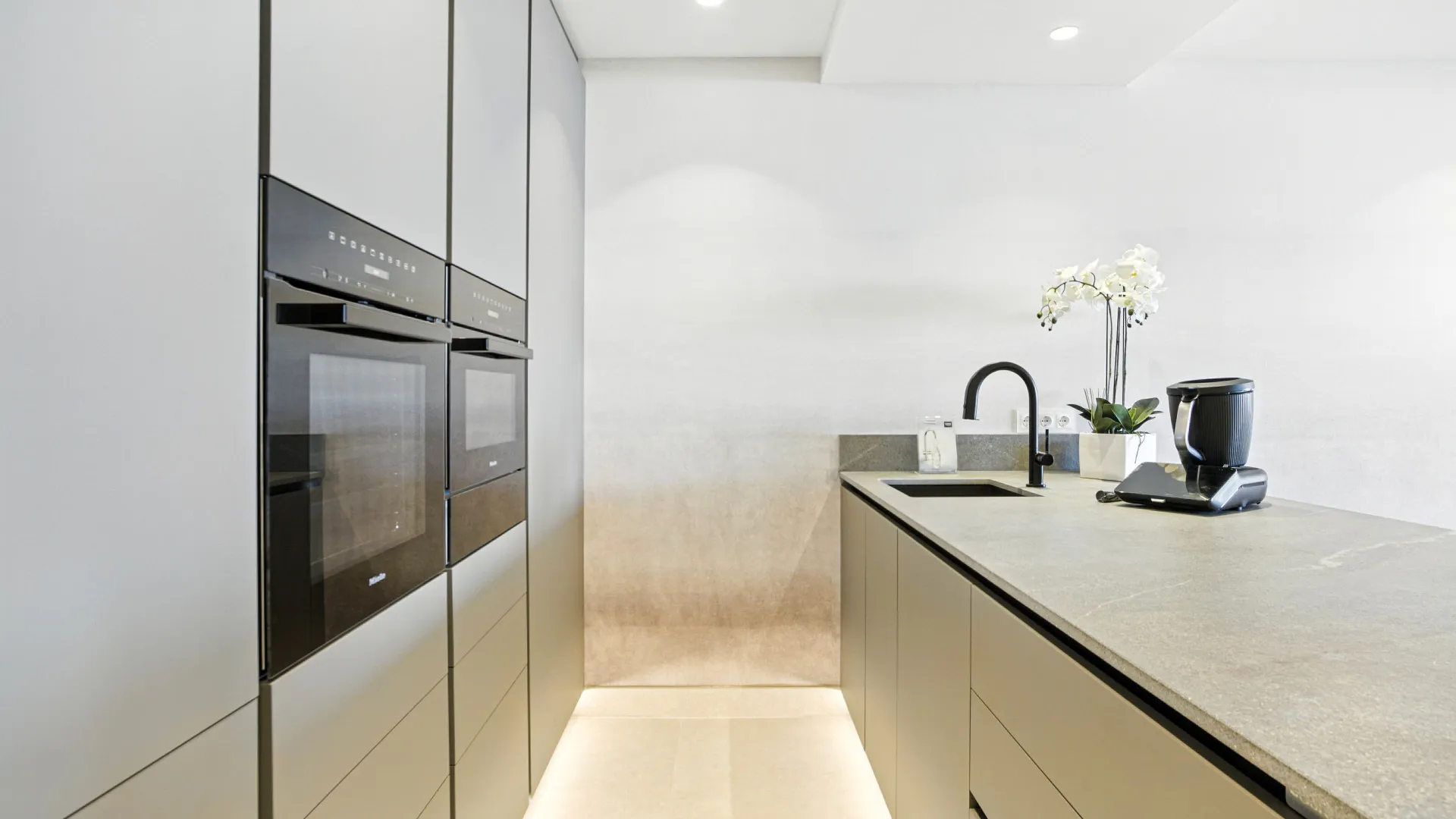Menara Beach, apartamento planta baja a la venta