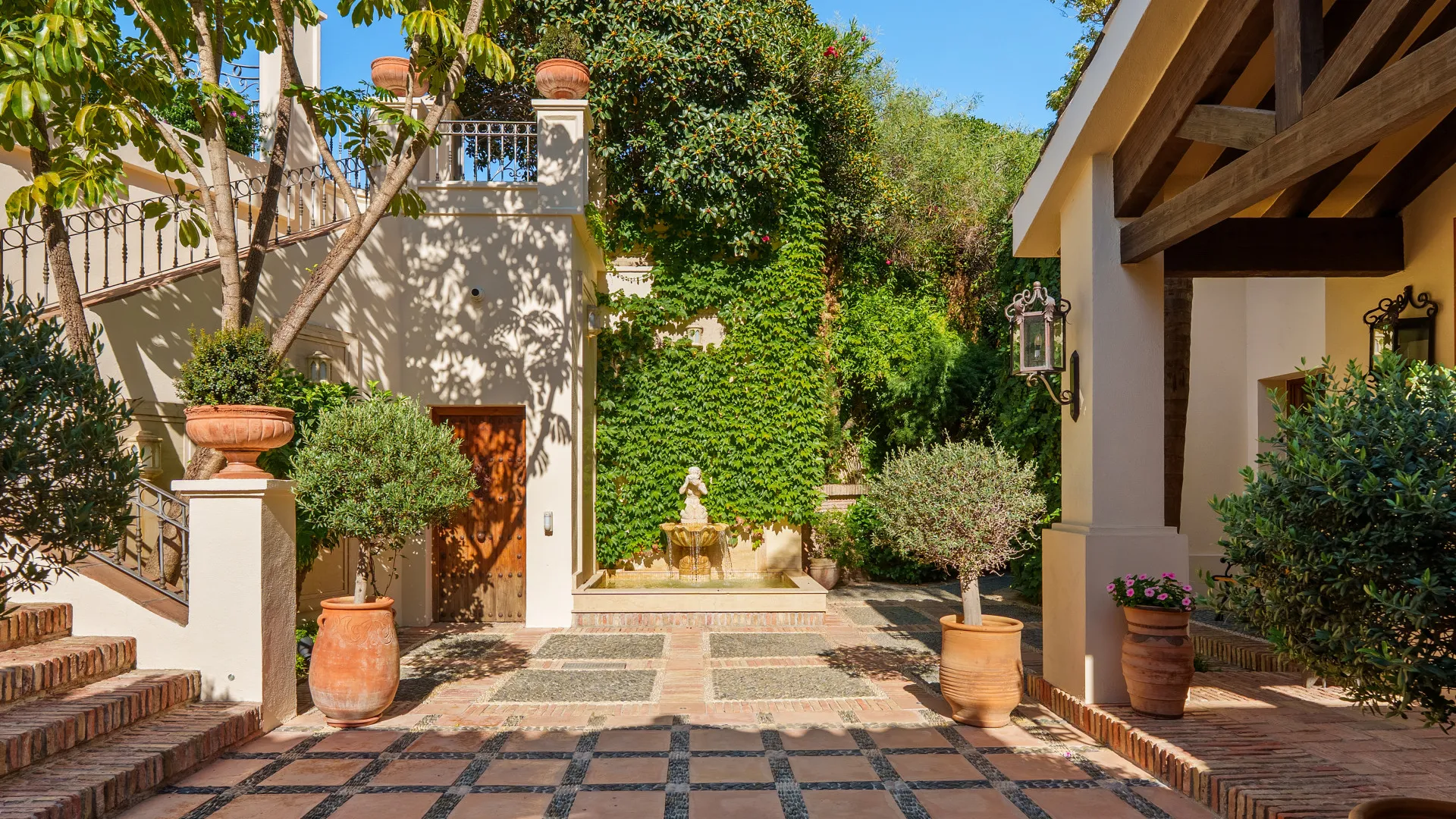 For sale Las Lomas del Marbella Club villa