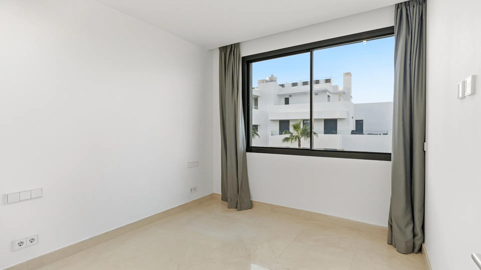 4 bedrooms town house in Cala de Mijas for sale