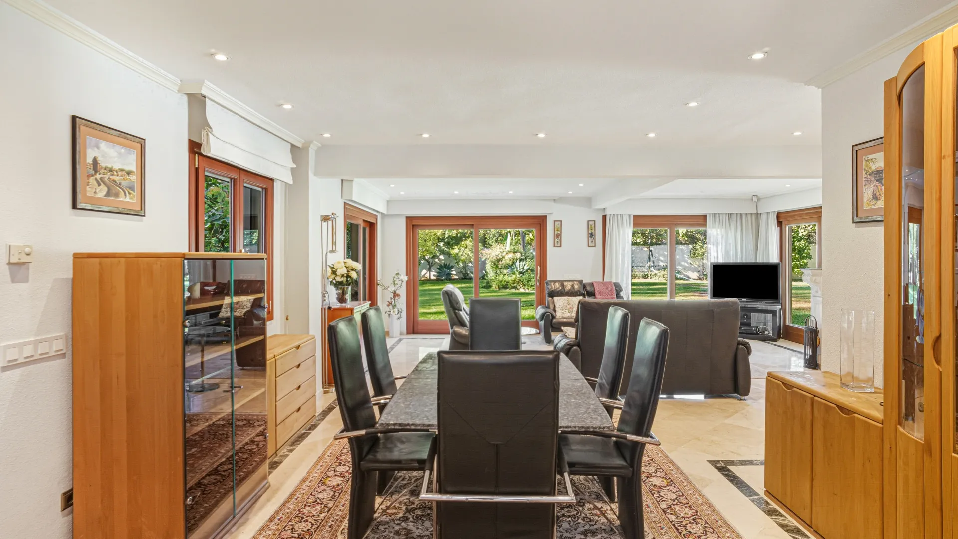 Villa a la venta de 5 dormitorios en New Golden Mile