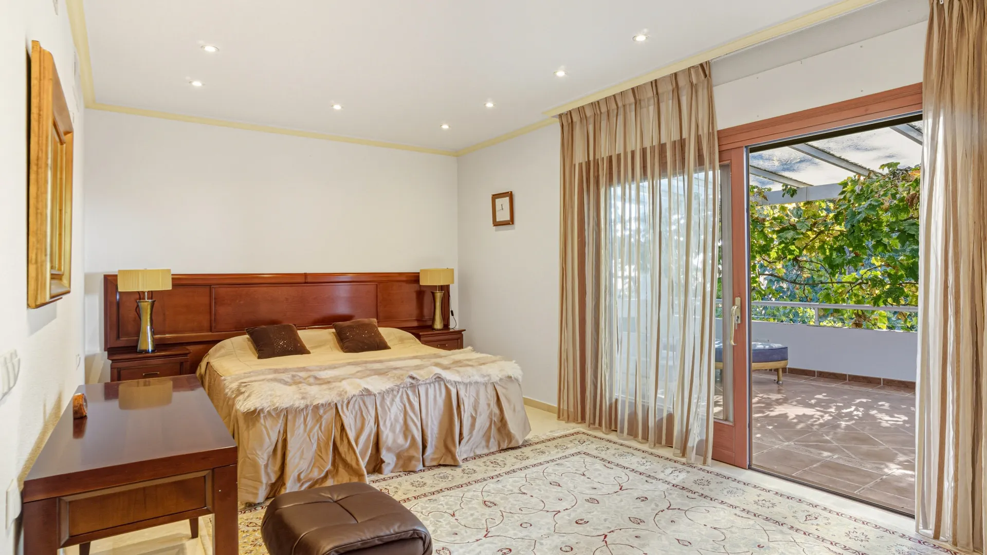 Villa a la venta de 5 dormitorios en New Golden Mile