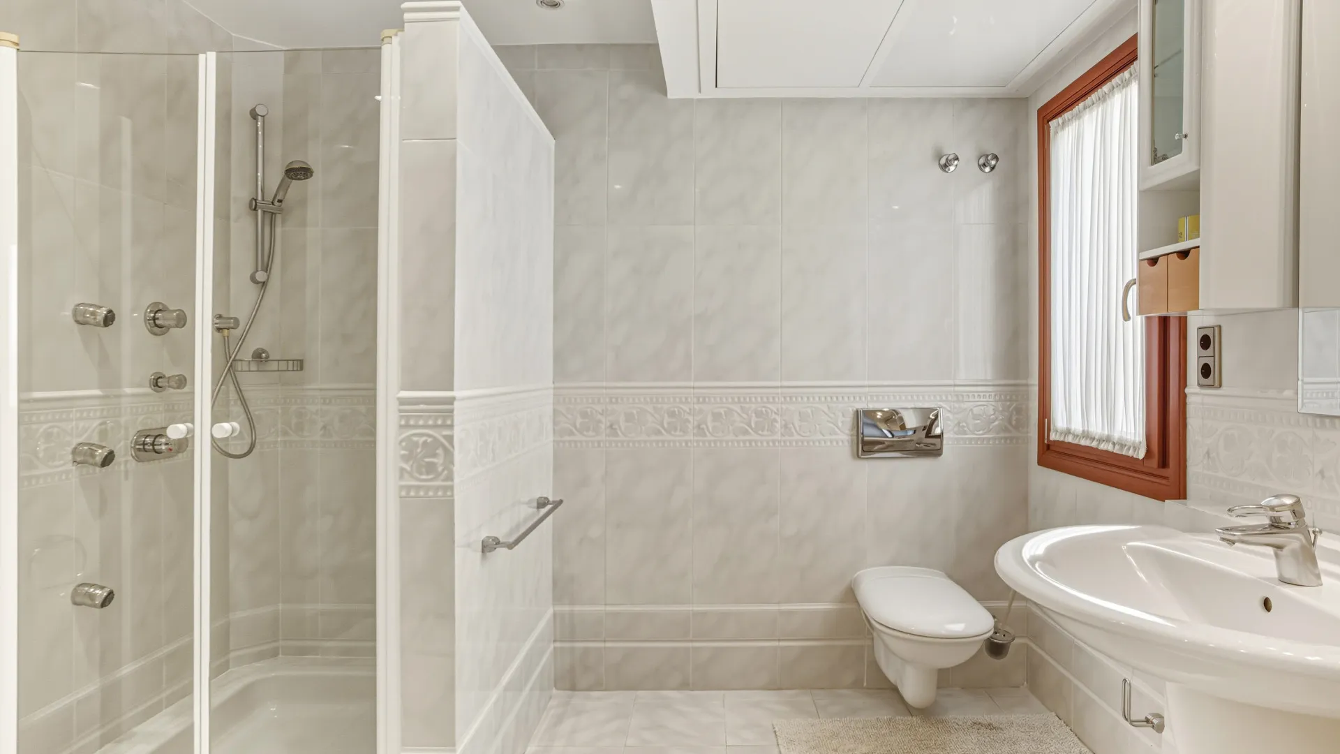 Villa a la venta de 5 dormitorios en New Golden Mile