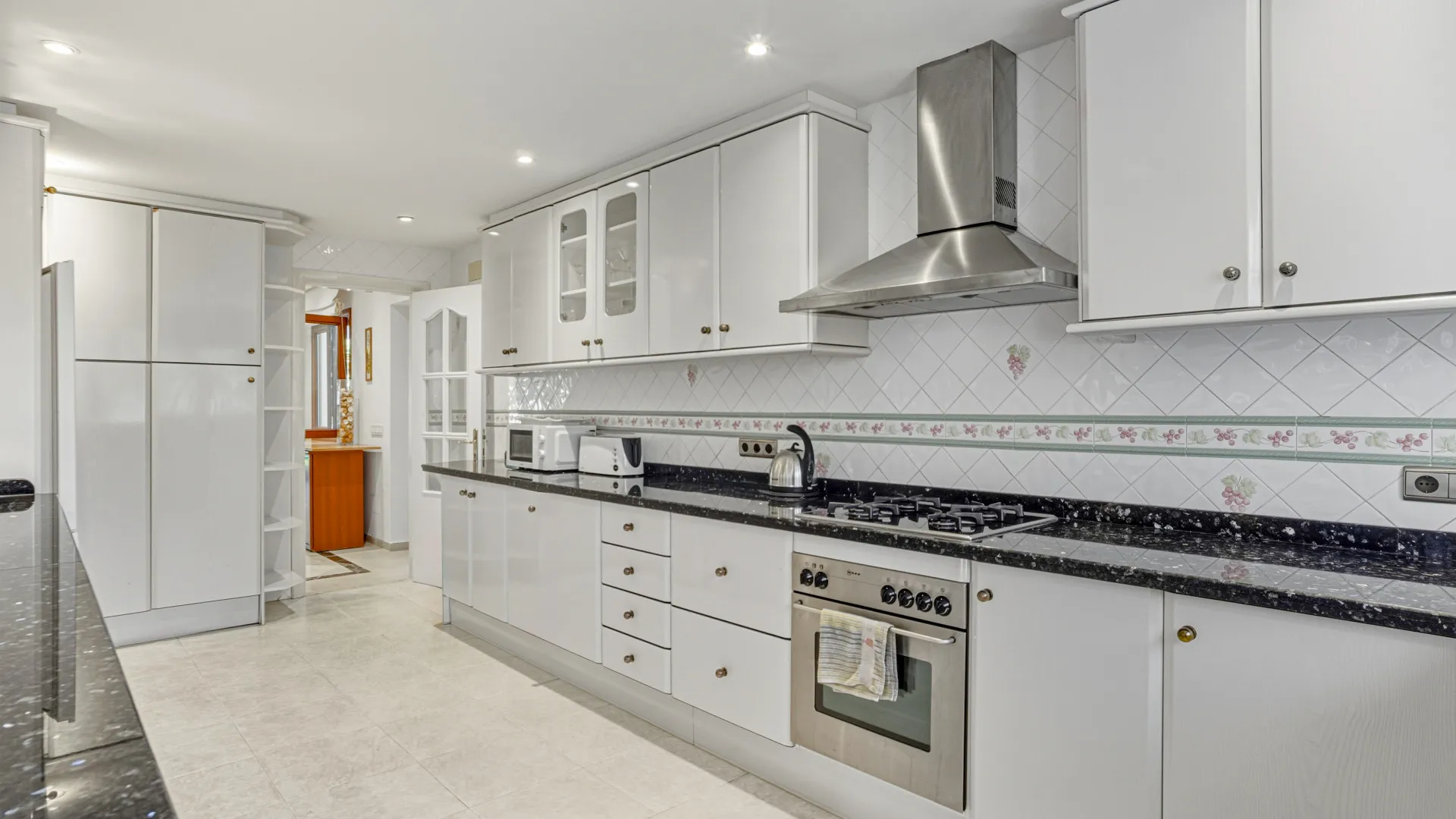 Villa a la venta de 5 dormitorios en New Golden Mile