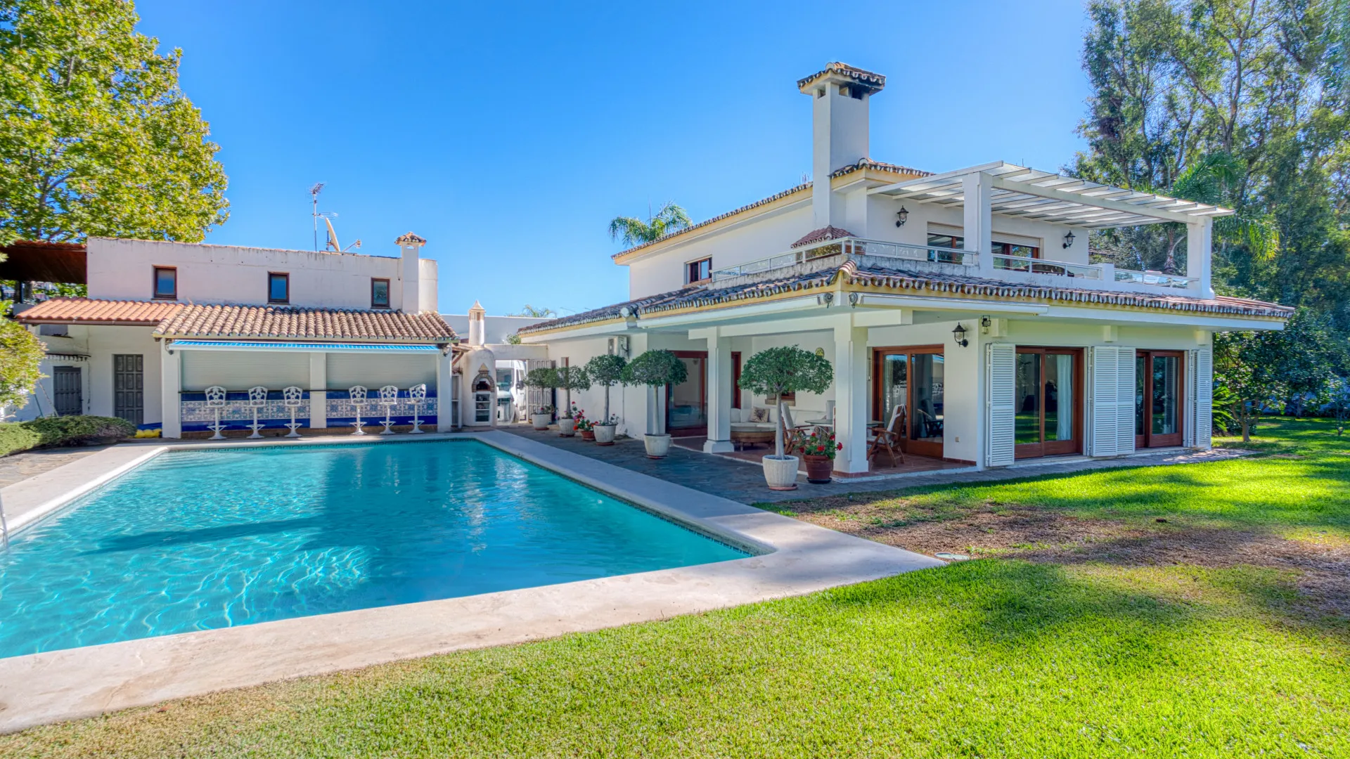 Villa a la venta de 5 dormitorios en New Golden Mile