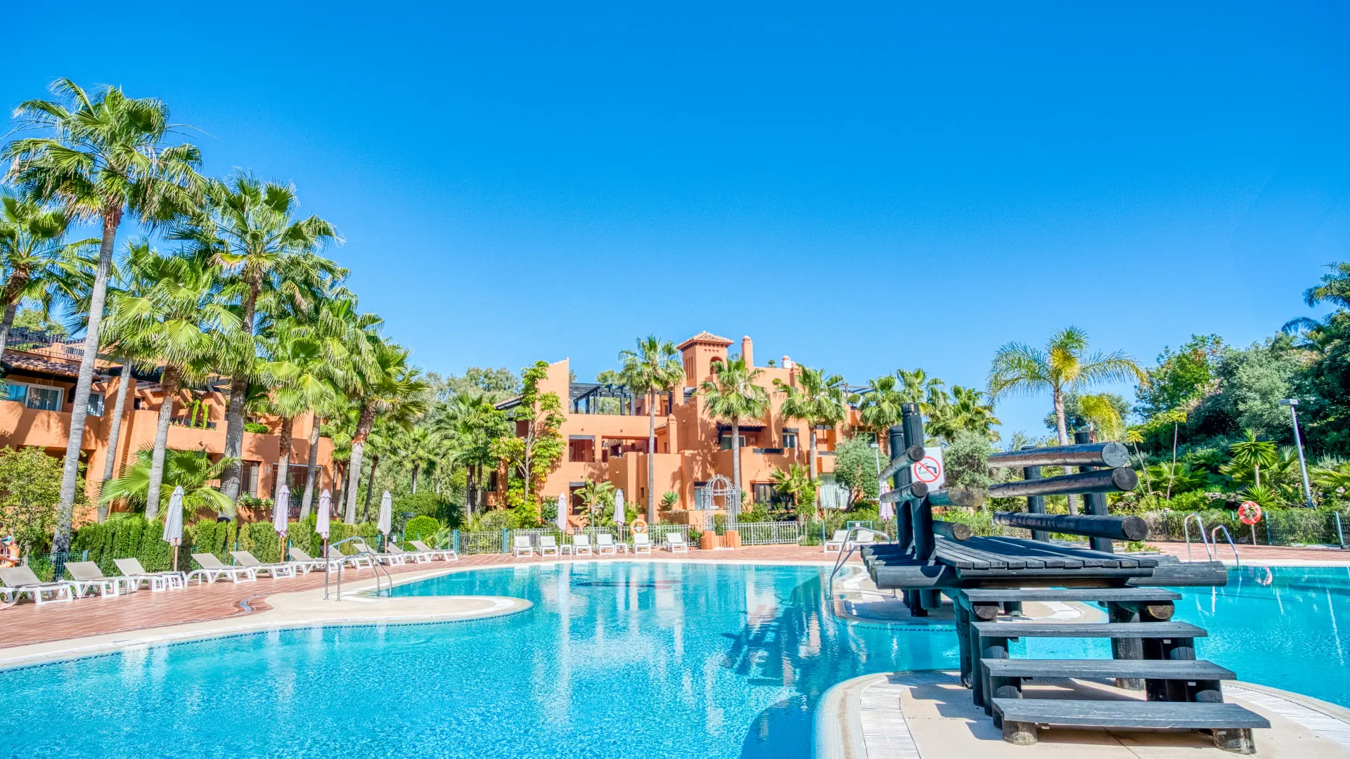 Se vende apartamento planta baja en Alminar de Marbella