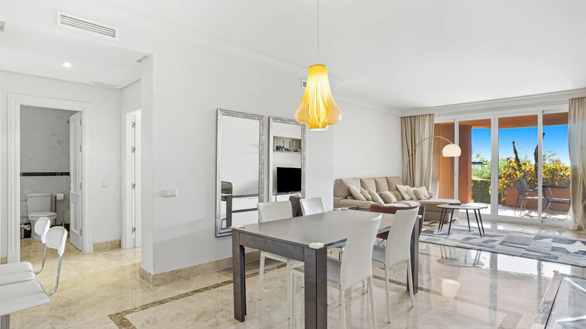 Se vende apartamento planta baja en Alminar de Marbella