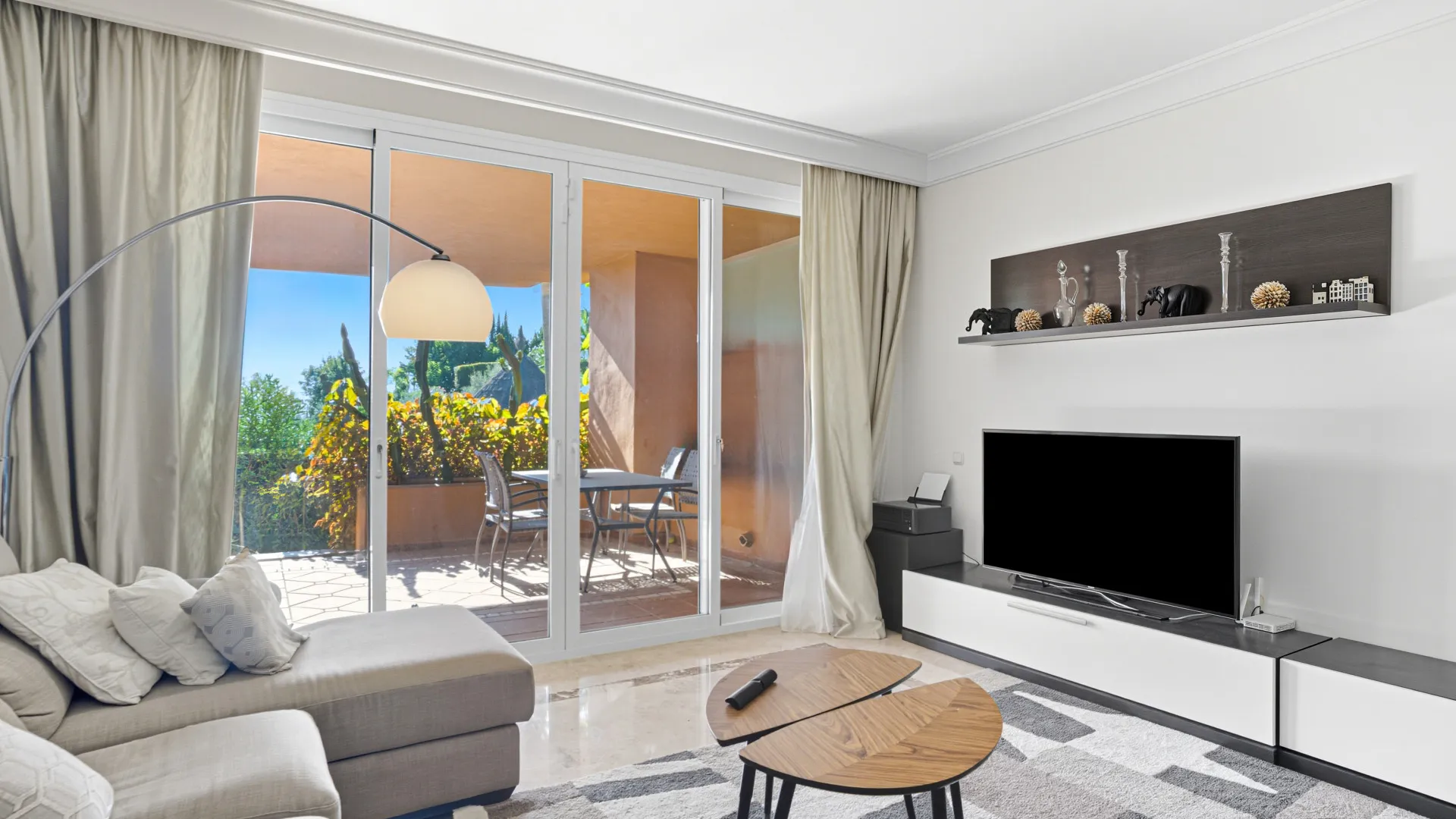 Se vende apartamento planta baja en Alminar de Marbella