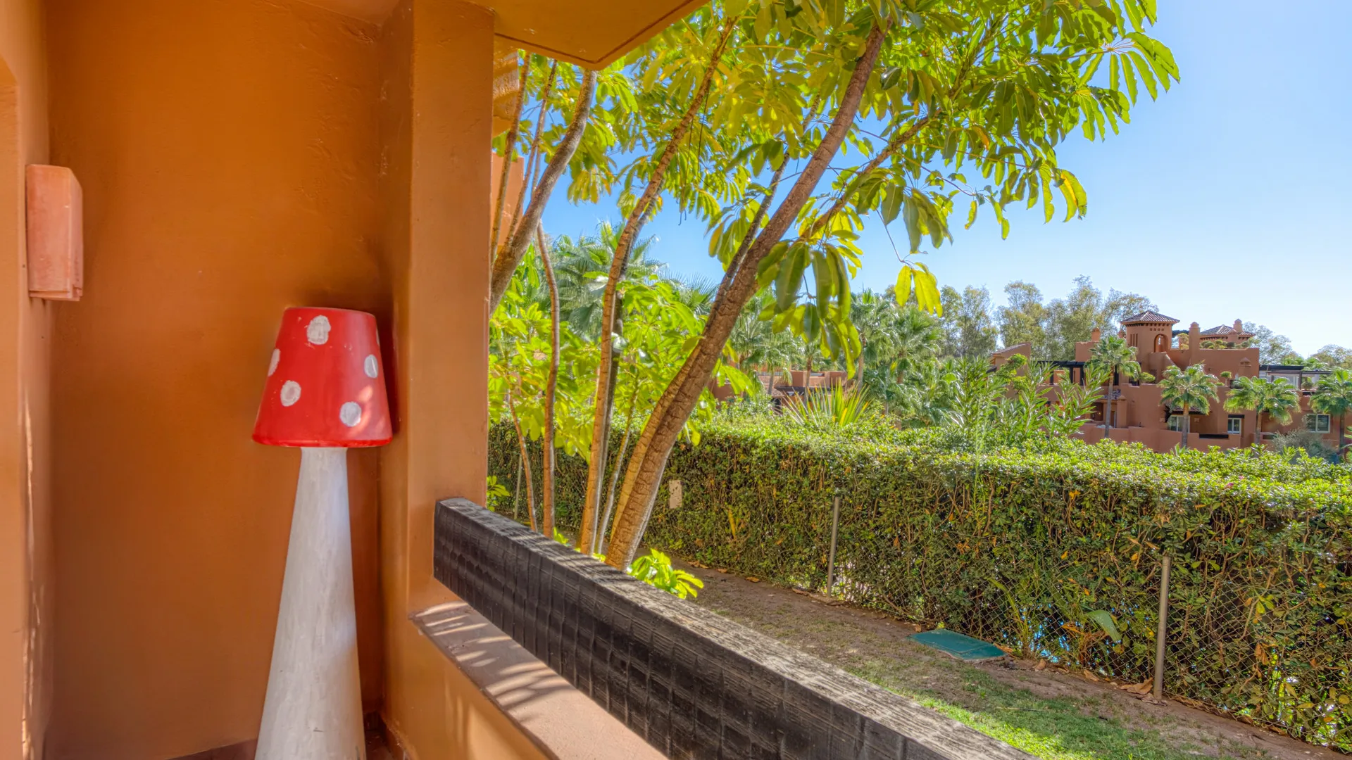 Se vende apartamento planta baja en Alminar de Marbella