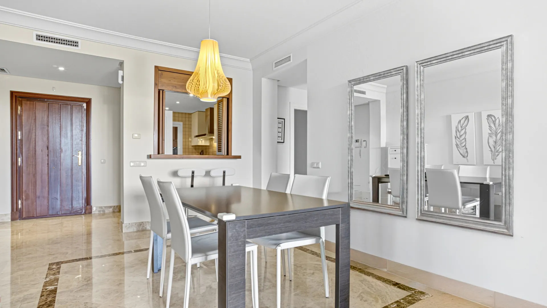 Se vende apartamento planta baja en Alminar de Marbella