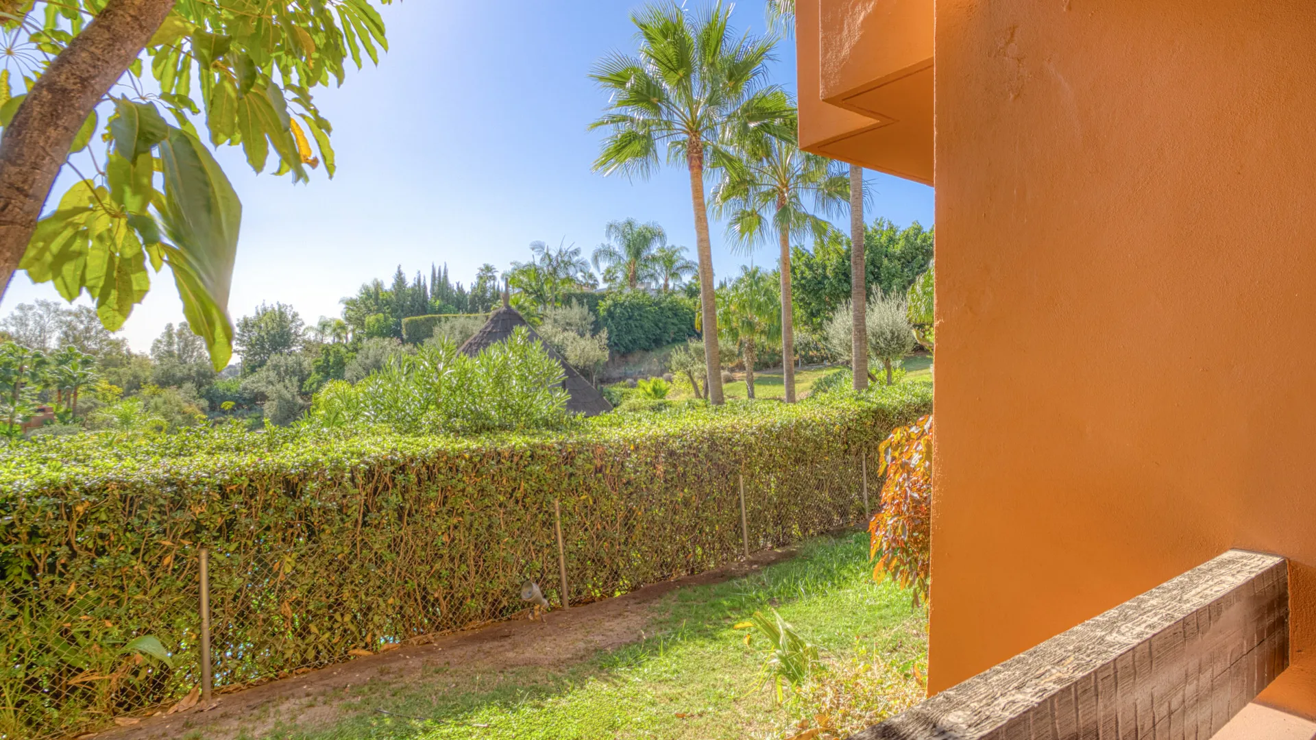 Se vende apartamento planta baja en Alminar de Marbella