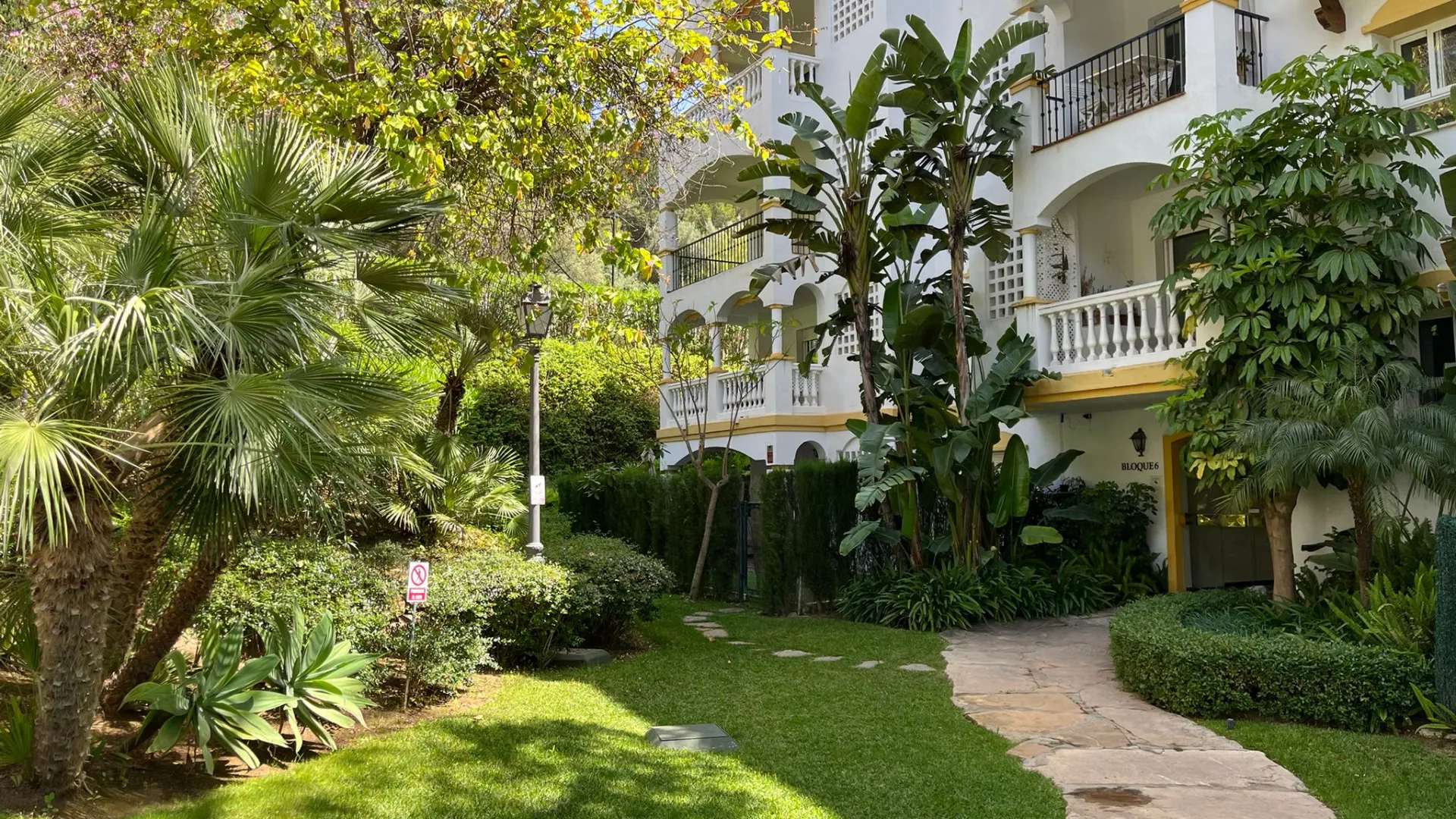 Apartamento planta baja con 2 dormitorios en venta en Hacienda Nagüeles II